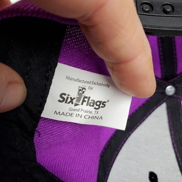 DC Comics Super Girl Snapback Cap Purple - Picture 8 of 9